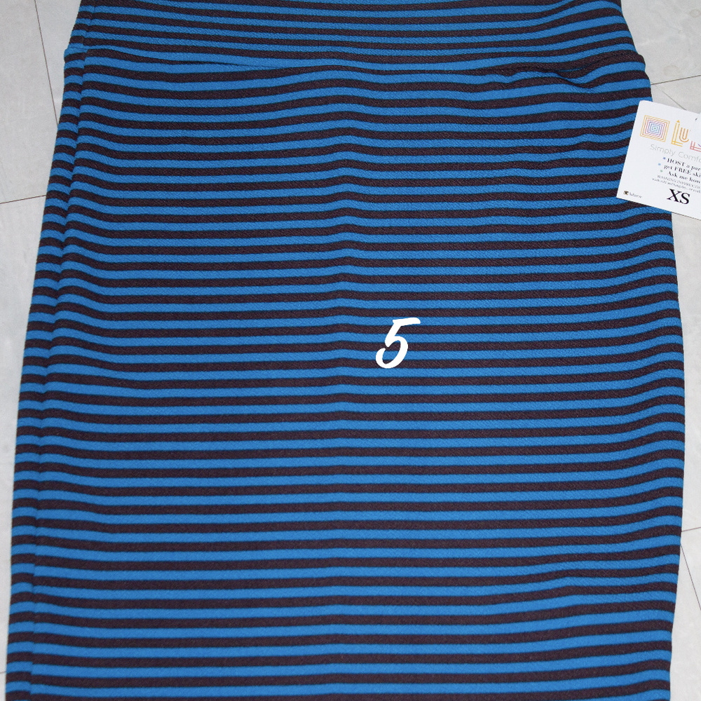 LuLaRoe Cassie XS skirts - Picture 6 of 8